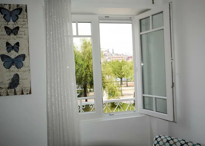 Daire Luxury Golden River - In The Heart Of Center And Wine Cellars