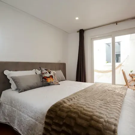 Апартаменты Luxury Golden River - In The Heart Of Center And Wine Cellars Вила-Нова-ди-Гая