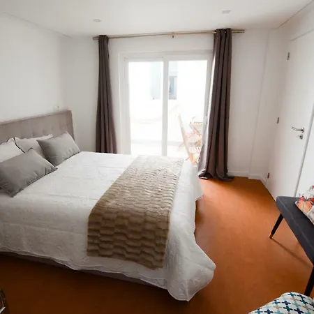 Апартаменты Luxury Golden River - In The Heart Of Center And Wine Cellars Вила-Нова-ди-Гая