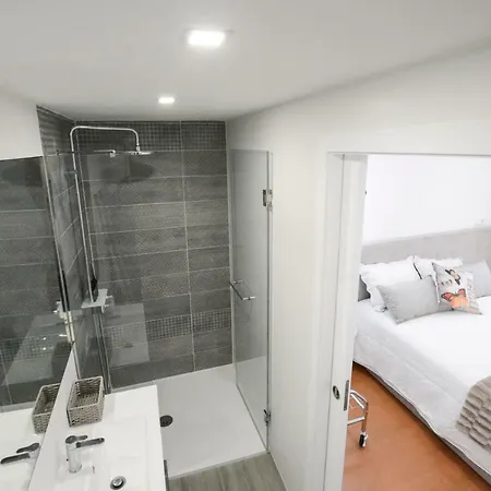 Апартаменты Luxury Golden River - In The Heart Of Center And Wine Cellars