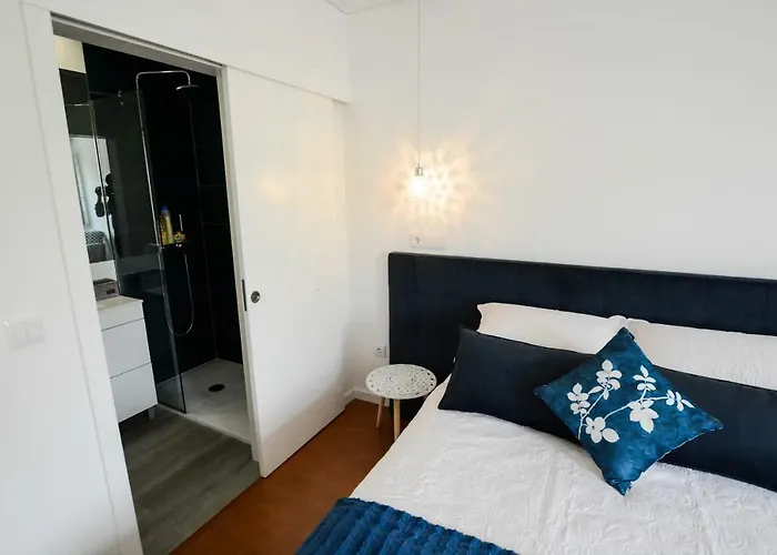 Luxury Golden River - In The Heart Of Center And Wine Cellars Apartament